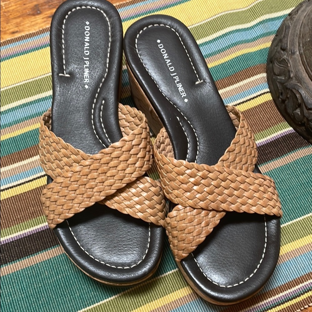 Donald Pliner woven crisscross with cork platform slide. Size
